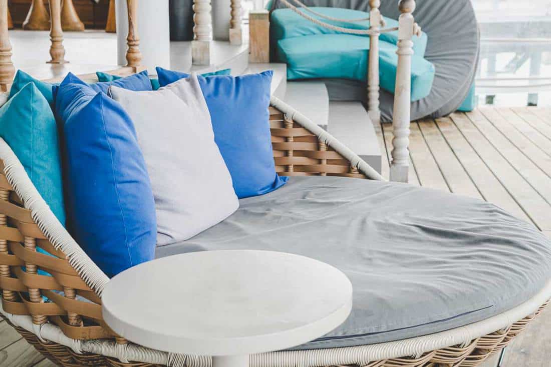 25 Beach-Themed Throw Pillows That Will Get the seashore into your home