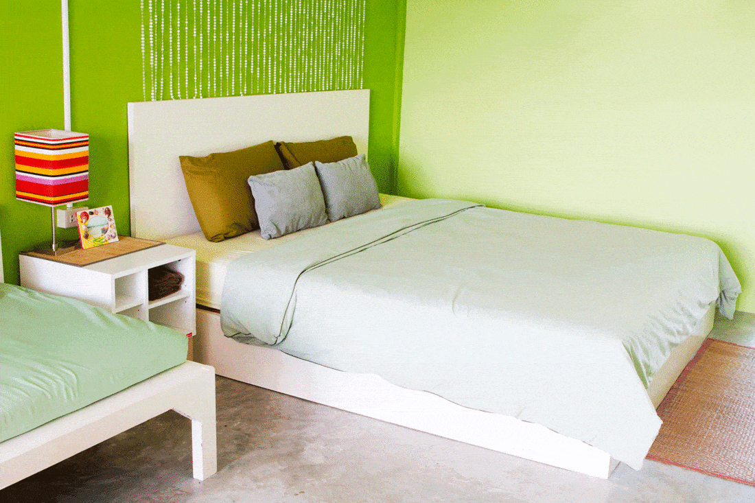 Green wall bedroom