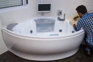 Read more about the article How Much Does It Cost to Repair a Bathtub?