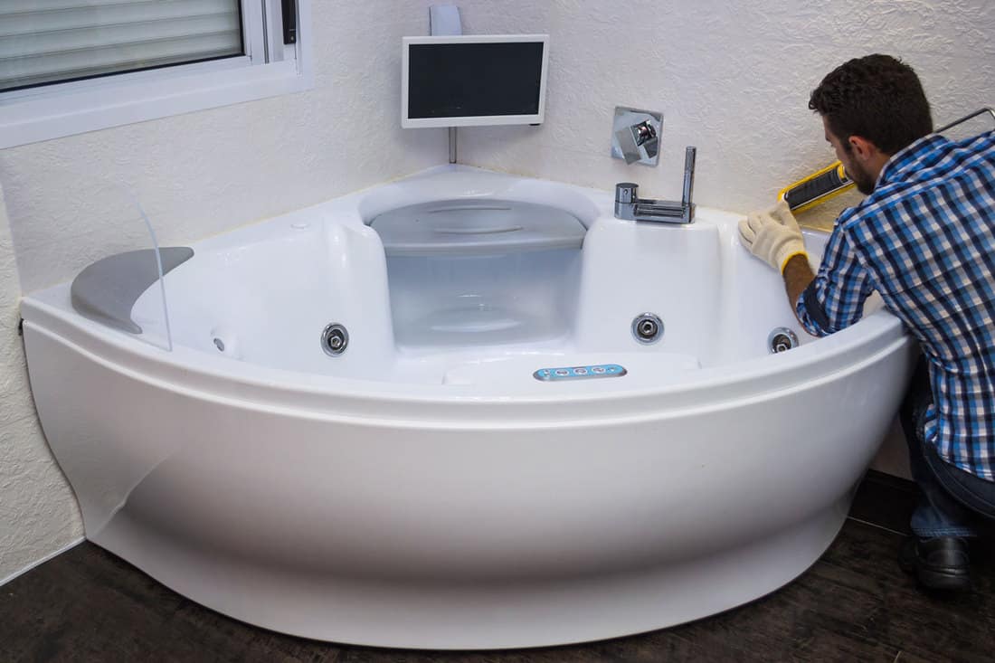 How Much Does It Cost to Repair a Bathtub?