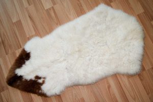 Read more about the article How to Clean a Sheepskin Rug in 6 easy steps