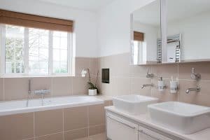 Read more about the article 7 Bathroom Tiles Cleaning Hacks