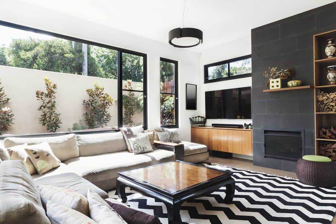 20 Living Rooms With A Fireplace And TV   Home Decor Bliss