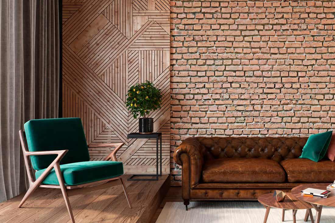 Un salon moderne avec des rideaux marron et un mur marron avec une chaise bleue