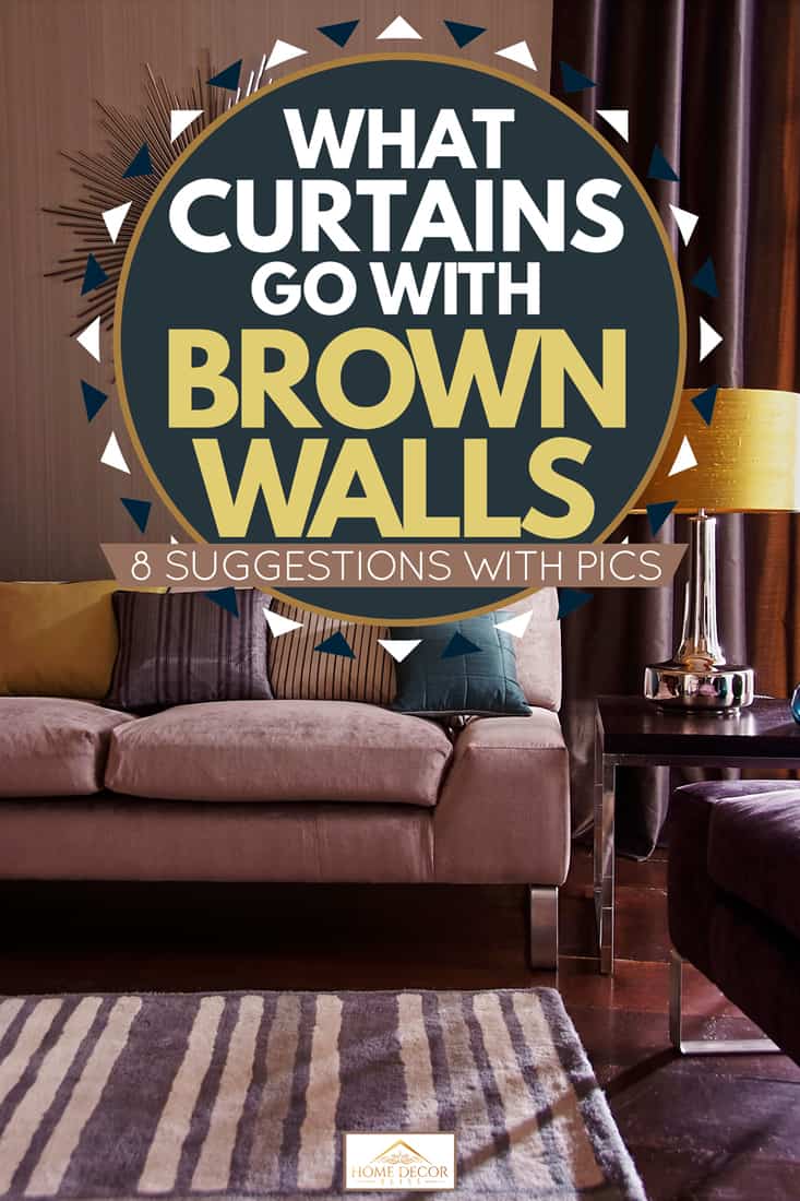 Un magnifique salon avec un bel ensemble de canapés et des rideaux de couleur beige, What Curtains Go With Brown Walls [8 Suggestions with Pics]