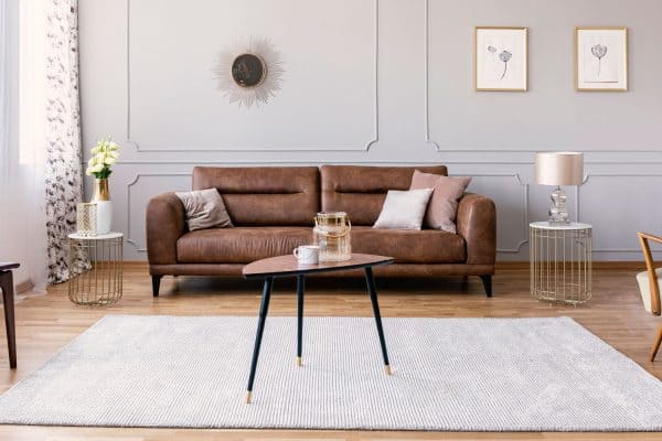 What Accent Chairs Go With A Leather Sofa? - Home Decor Bliss