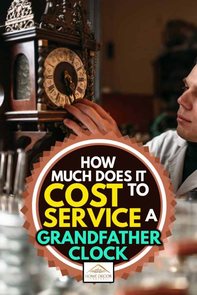 Een horlogemaker repareert de oude staande klok, hoeveel kost het om een ​​grootvaderklok te onderhouden?