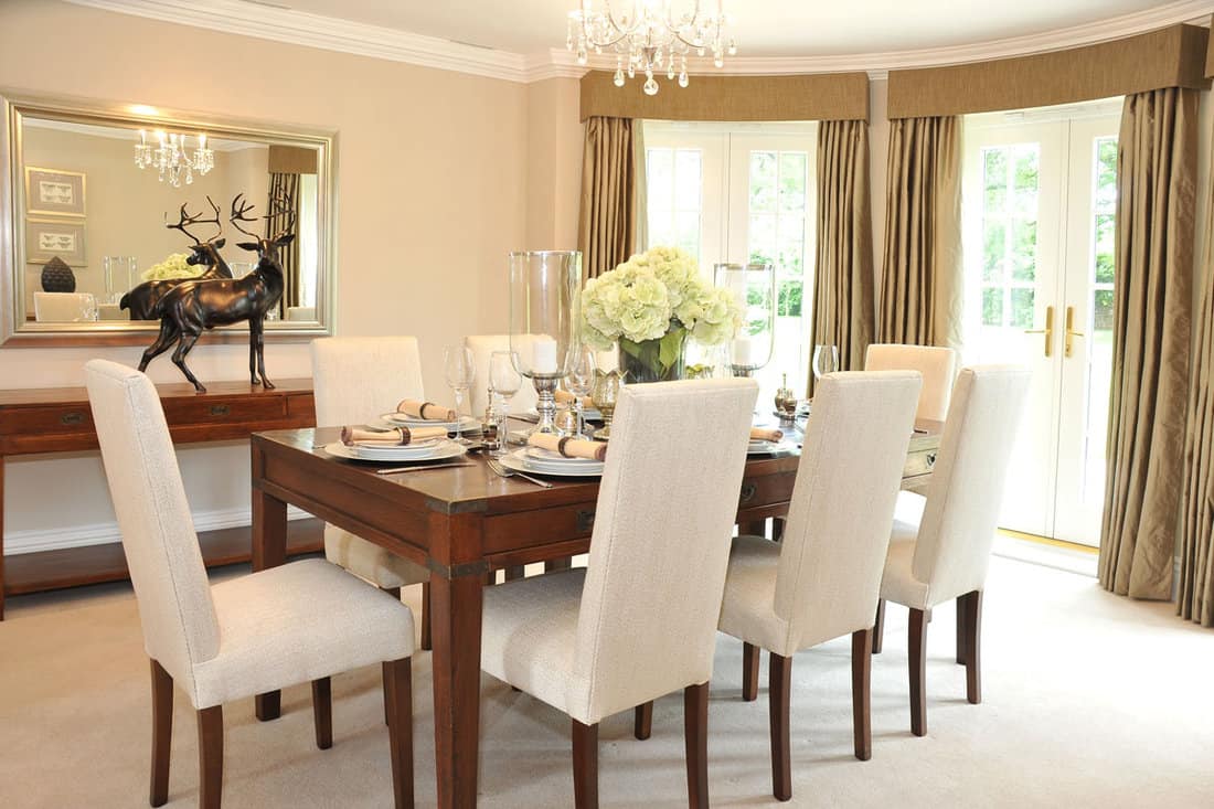 luxurious dining room table chairs set