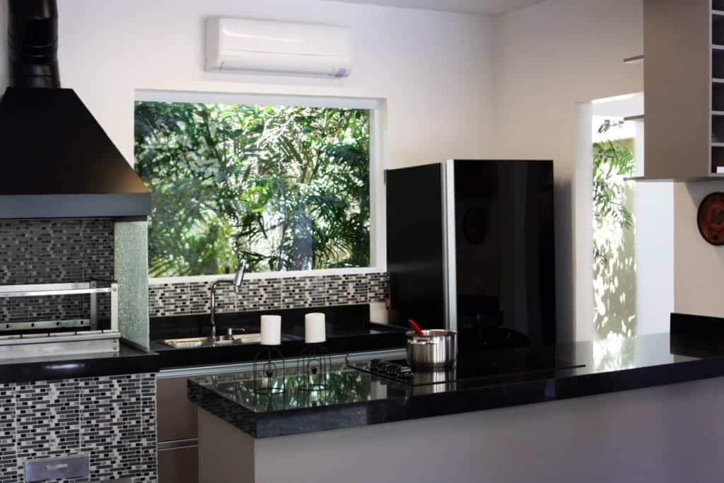 What Color Cabinets With Black Granite, Which Colour Granite Is Good For Kitchen Cabinets Go With Black