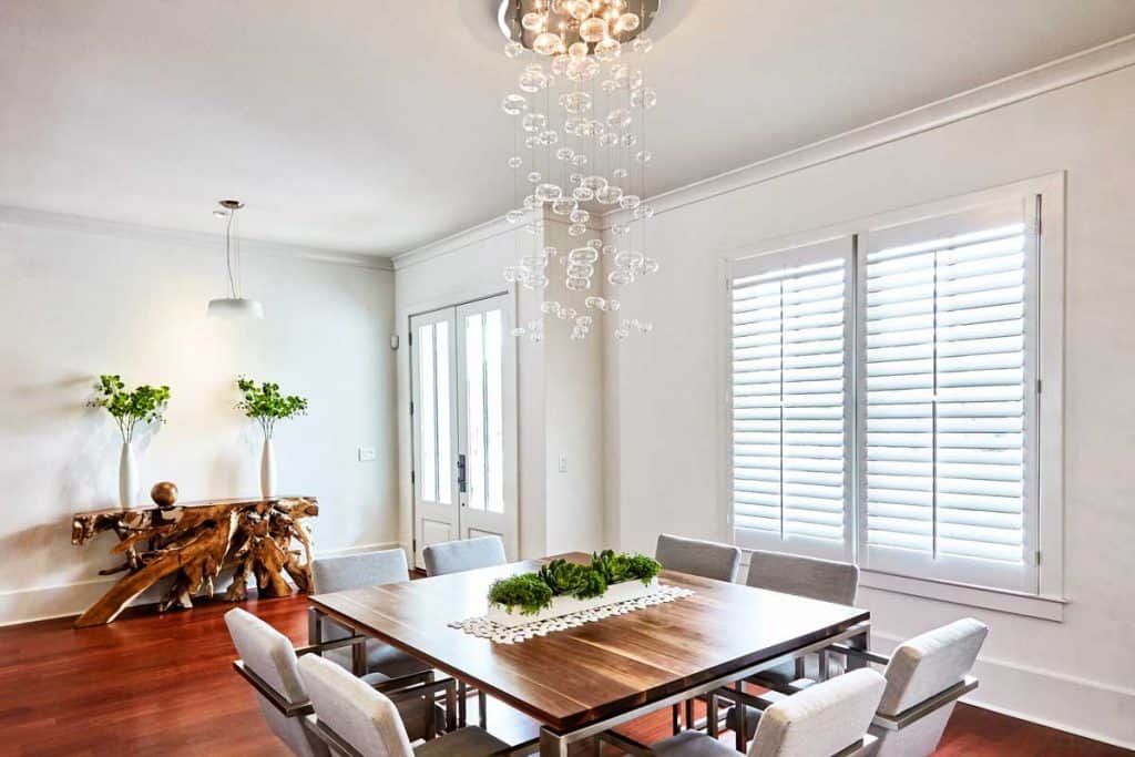 Contemporary dining room with chandelier