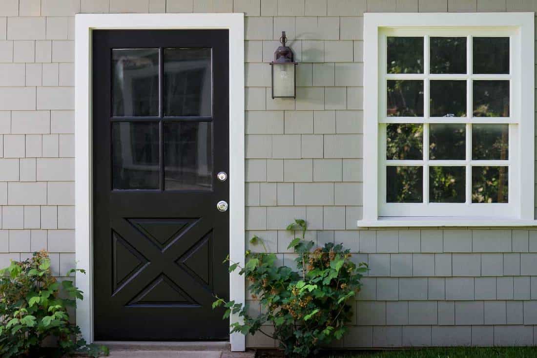 Painted door and window to a guesthouse in the back yard, How To Paint A Door With Glass Panels?