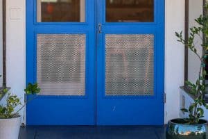 Read more about the article 8 Types Of Screen Doors