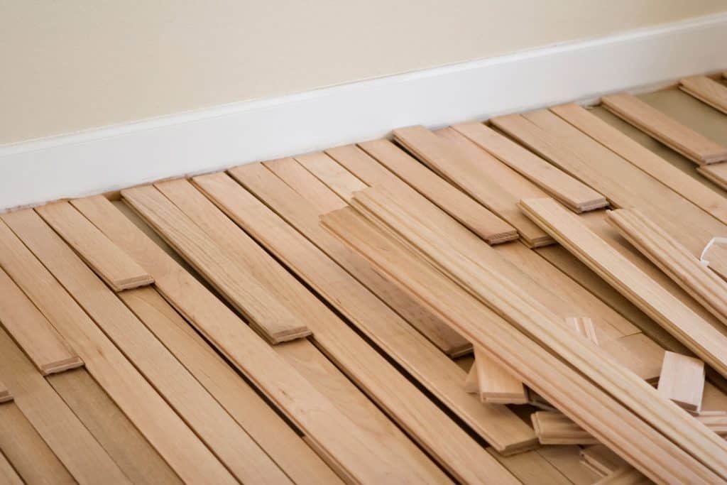 Unarranged wooden flooring