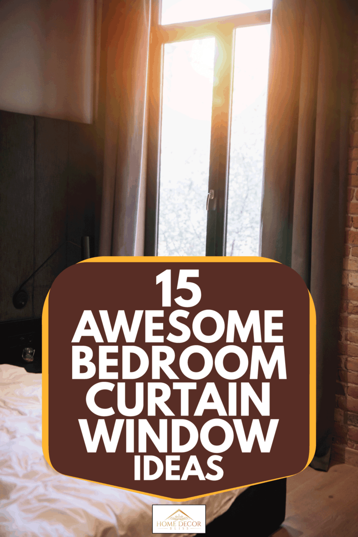 Chambre à coucher avec des plantes en pot sur le rebord de la fenêtre, des rideaux sombres et une literie blanche, 15 superbes idées de rideaux de chambre à coucher