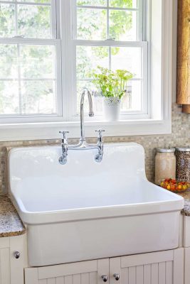 How High Should A Window Be Above A Kitchen Sink? - Home Decor Bliss