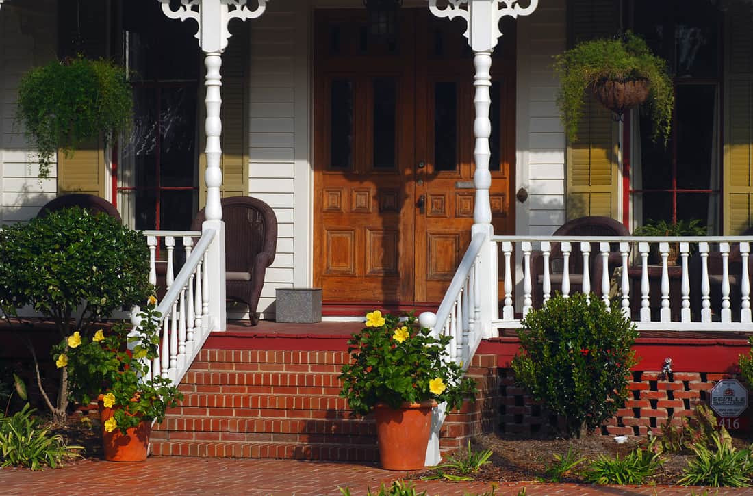 Southern porch, Brick style