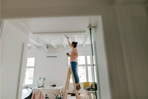 Read more about the article Should You Paint New Textured Ceilings?