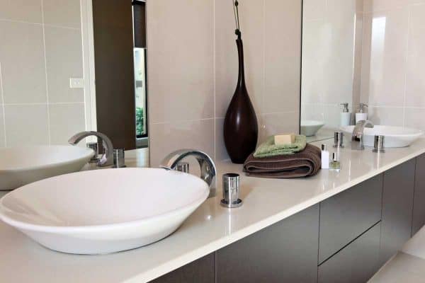 Read more about the article How To Paint Bathroom Countertops In 8 Steps