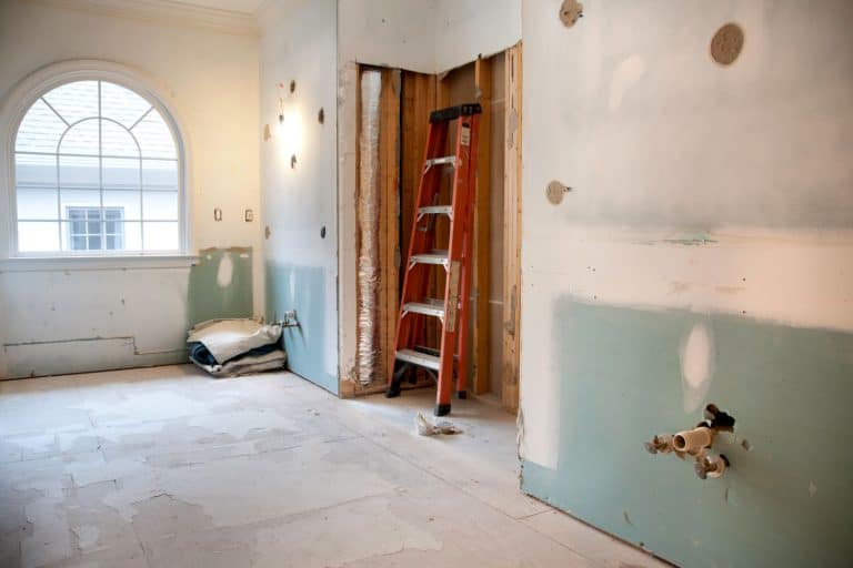 Interior of a bathroom under construction with unfinished wall covering, How To Prepare A Bathtub For Painting