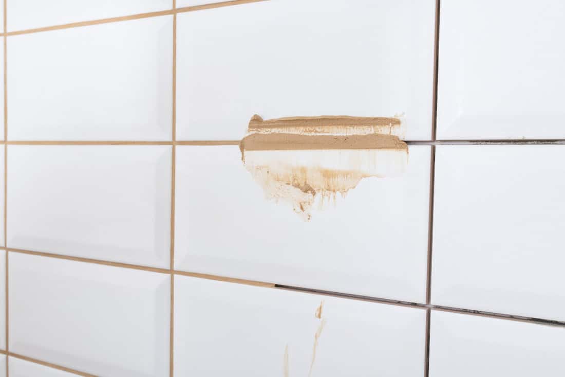 Sealing the cracks of tile from moisture and dust