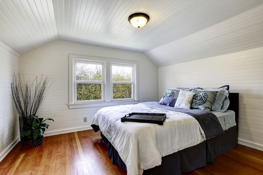 11 Gorgeous Sloped Ceiling Bedroom Ideas Home Decor Bliss