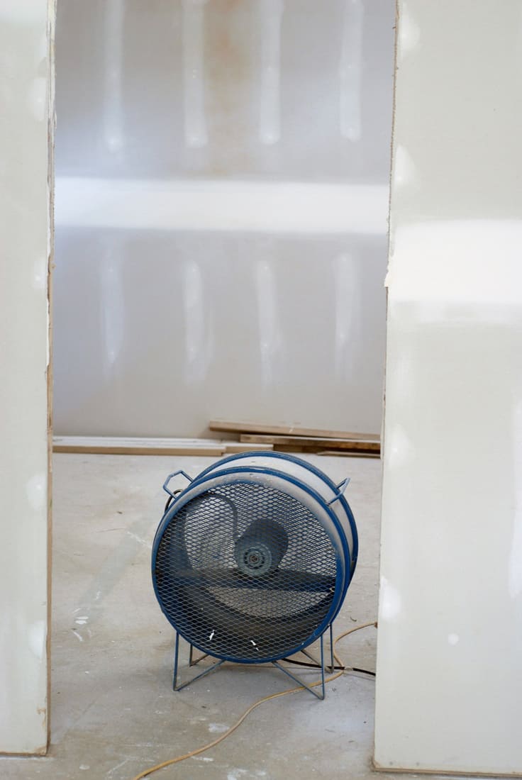 Big fan used to cure drywalling.
