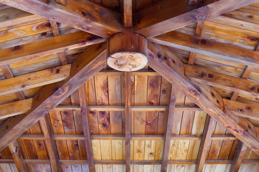 Rough wood ceiling, How To Clean Rough Wood Ceiling Beams [A Complete Guide]