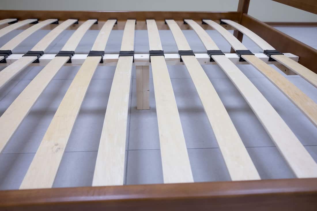Detailed framing of bed slats