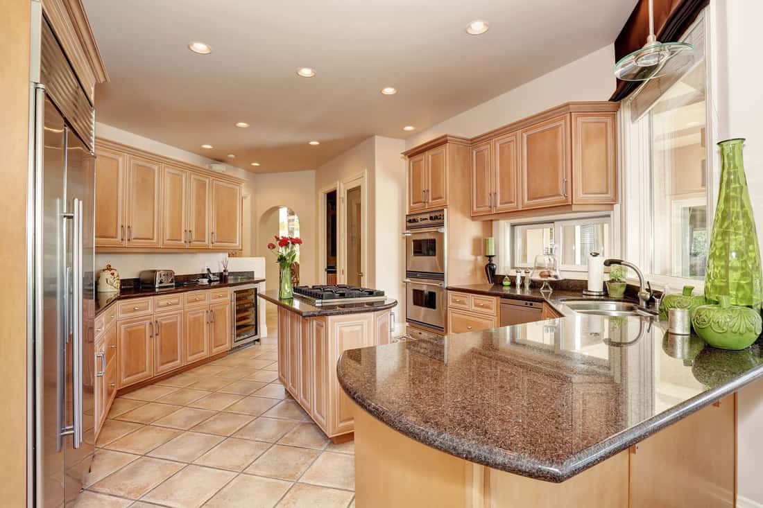 Light Brown Kitchen Cabinets With Dark Countertops | www.resnooze.com