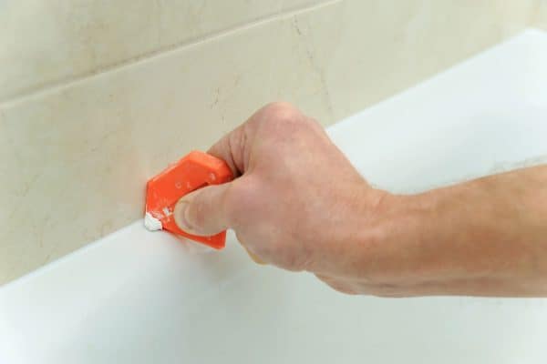 Read more about the article How To Remove Silicone Off Shower Base Or Tiles