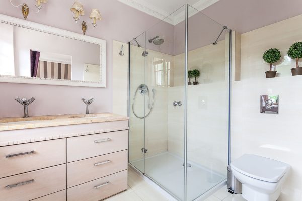Read more about the article How Big Is A Typical Corner Shower? [Dimensions Explored]