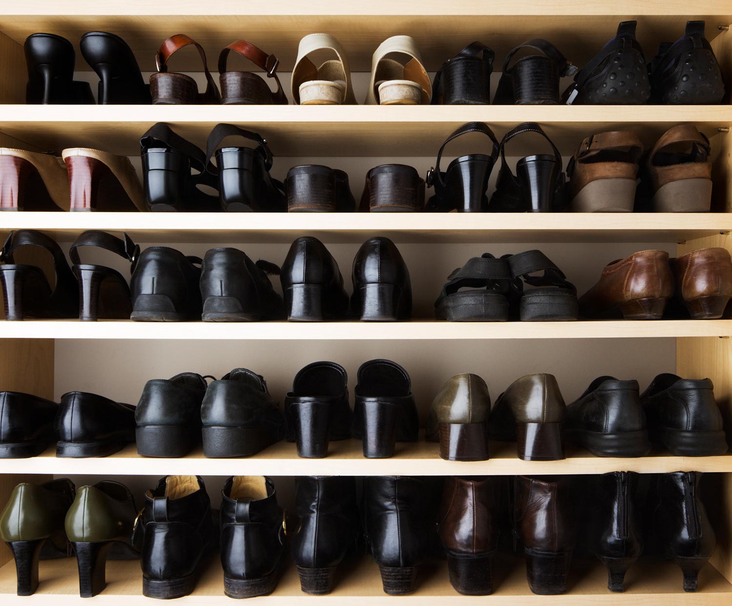 Shoes closet organization with rack shelf storage compartment