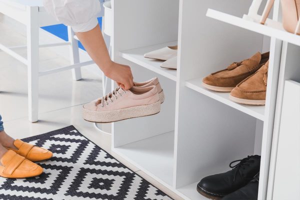 Read more about the article How Deep Should A Shoe Rack Shelf Be?