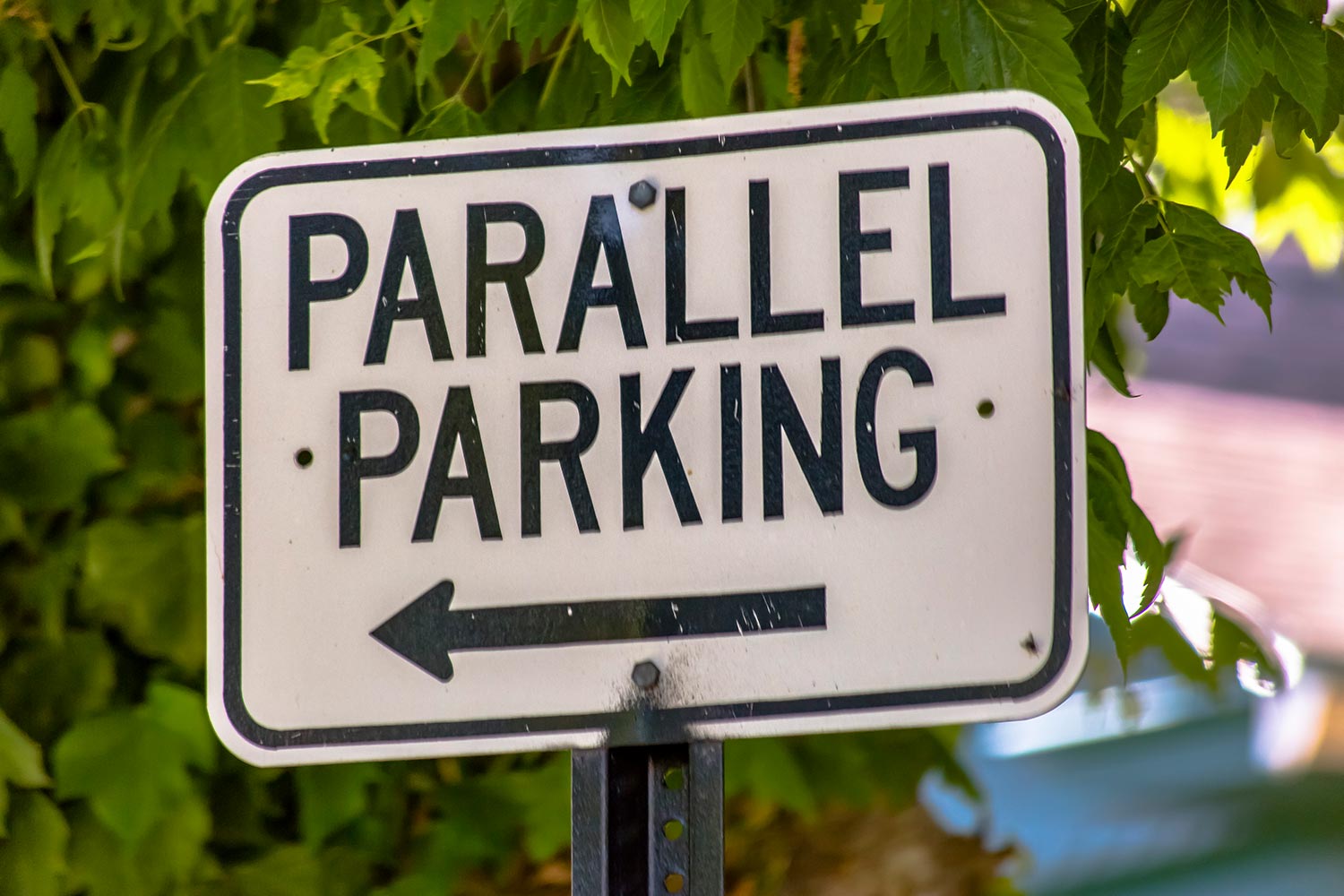 Parallel parking sign on the streets