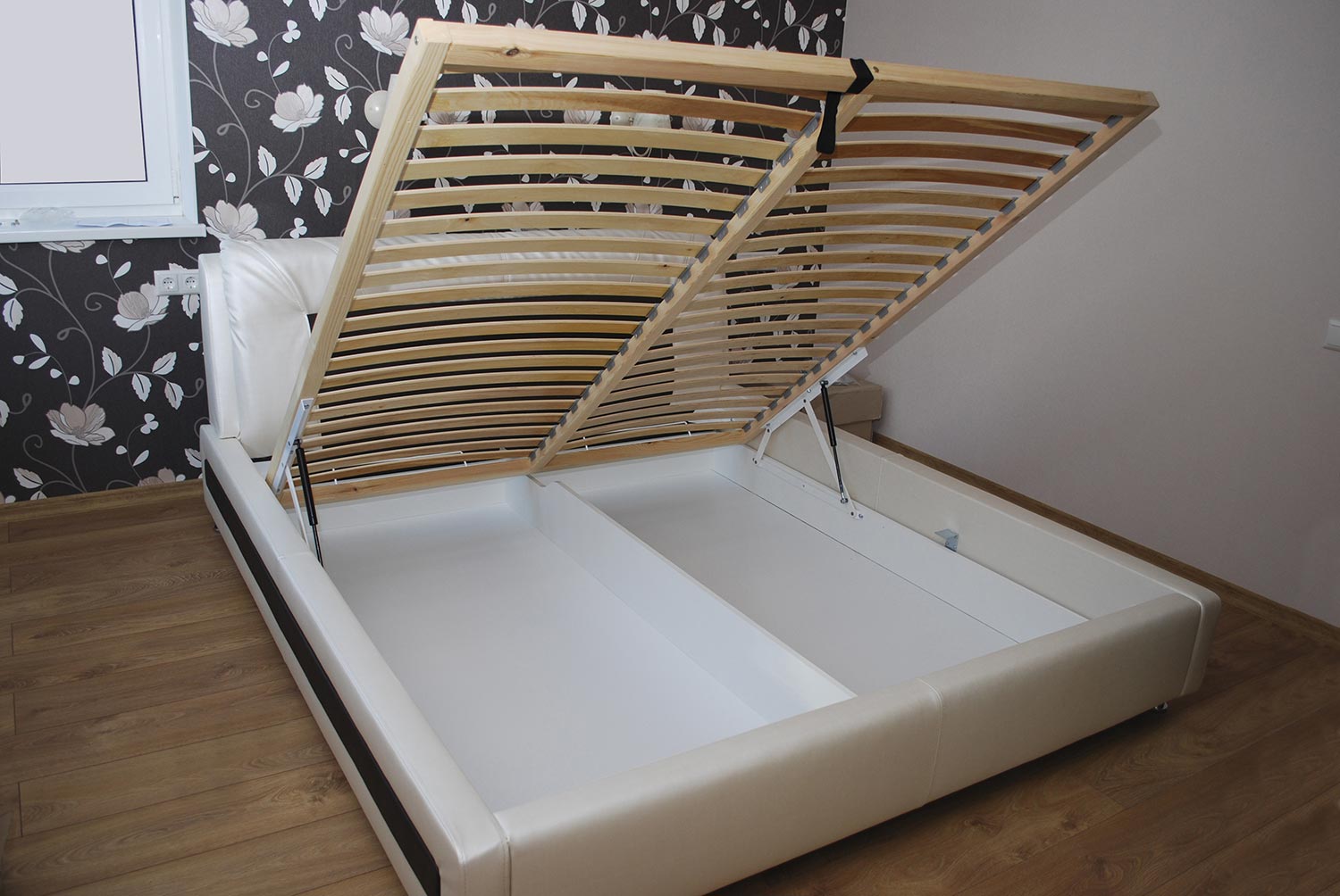 Slats under the mattress for the bed