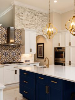 Luxurious home with a luxurious kitchen design, What Color Quartz Goes With White Cabinets?