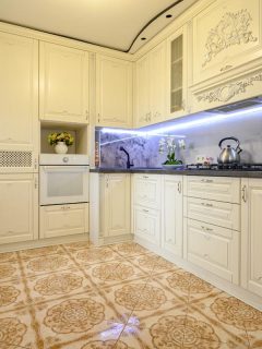 A luxury cream colored classic kitchen, What Color Hardware For Cream Cabinets? [12 Amazing Ideas]