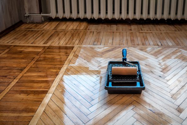 roller and varnish, restoration of old wooden parquet, How Long Does Varnish Smell Last?