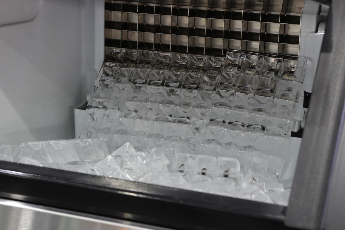 ice cubes store in ice making machine for clean product