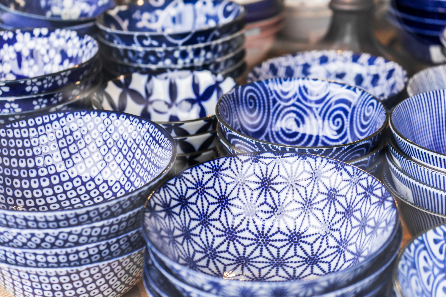 Japanese porcelain pottery blue and white