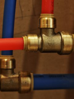 Sharkbite fittings with red and blue PEX pipe, How Far Does Pipe Go Into SharkBite Fitting?