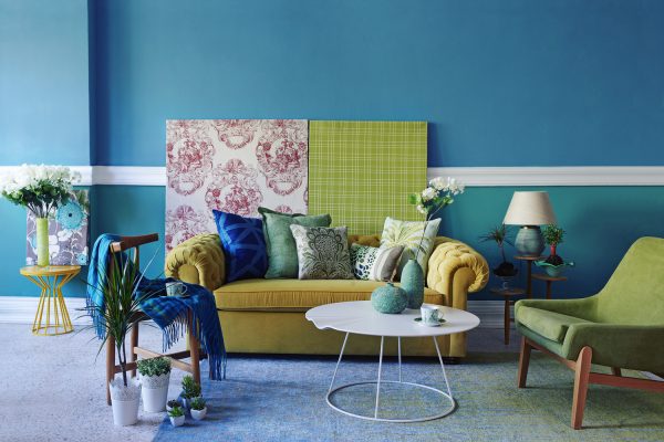 turquoise wall living room - What Colors Contrast With Blue [Home Decor Ideas]