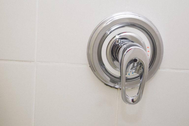 Bath control heat or cold , drops water on the shower valve handle, How To Remove A Kohler Shower Handle [Step By Step]