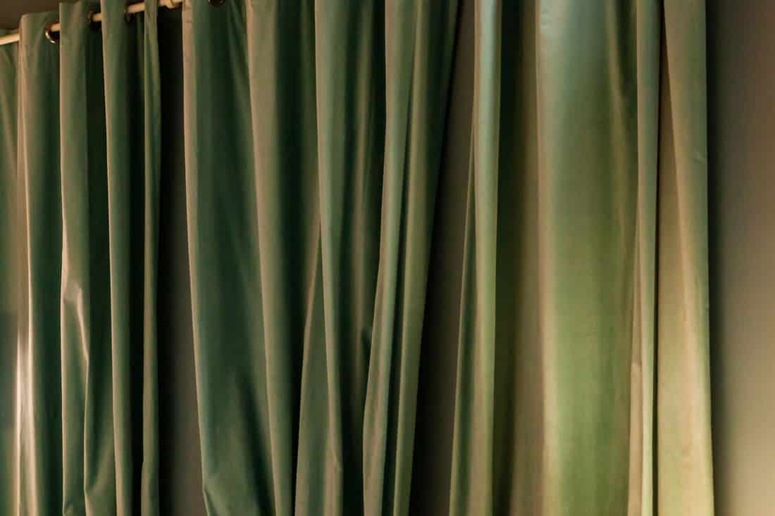 Green curtain