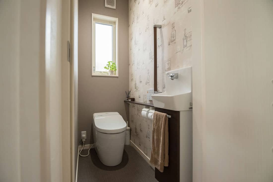 Tankless toilet in residential area
