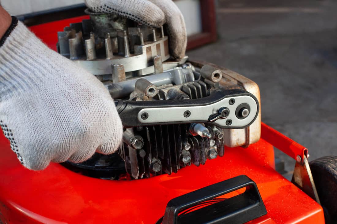 Torque wrench, mower repair - professional service.