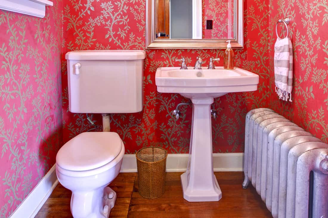 luxury-red-gold-small-bathroom-silver