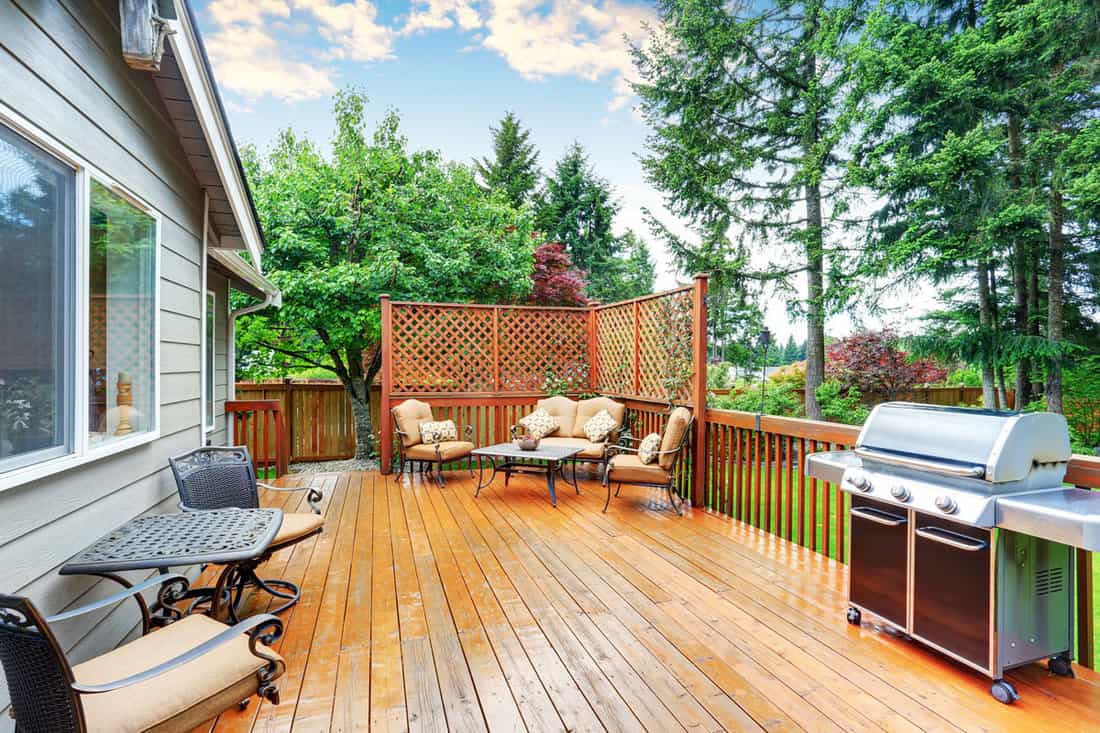 spacious-wooden-deck-patio-area-attached