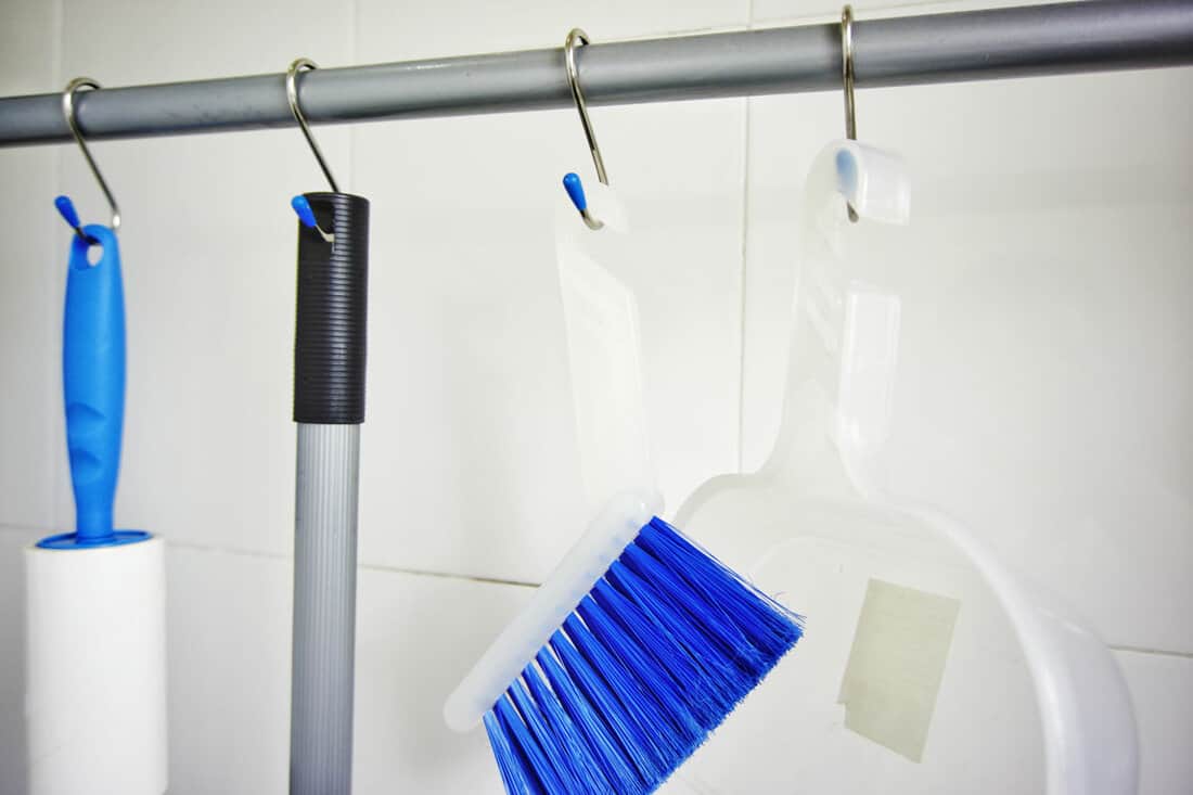 Cleaning supply storage hanging