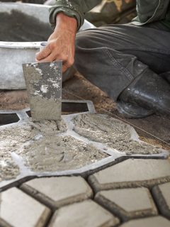 man pour cement mold make concrete, How To Use Concrete Molds [Step By Step Guide]